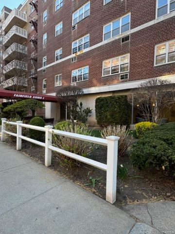 151-20 88th Street 2G, Howard Beach, NY 11414