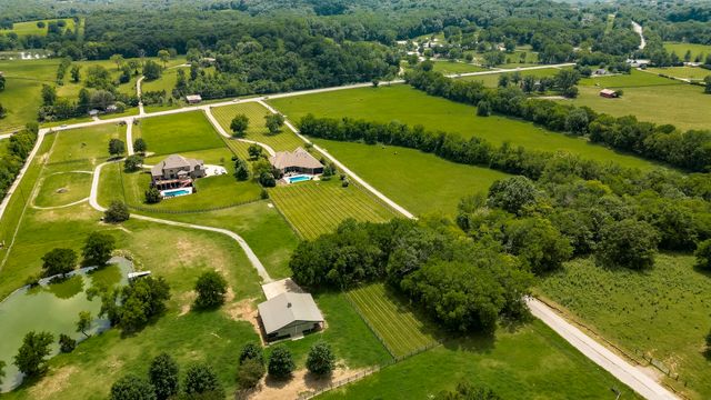 2436 Long Hollow Pike, Hendersonville, TN 37075