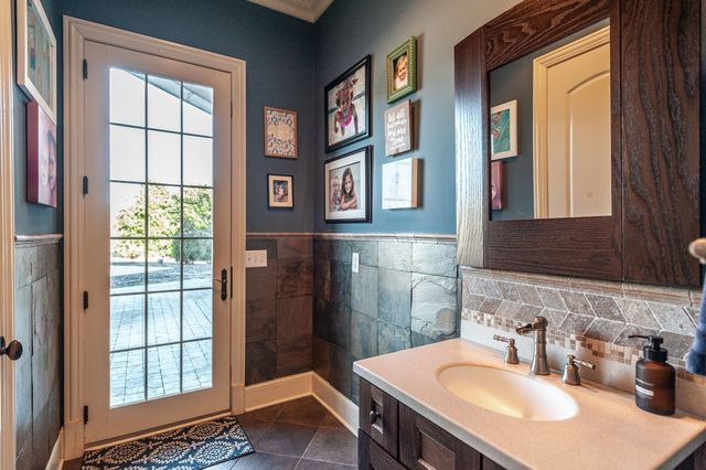 2436 Long Hollow Pike, Hendersonville, TN 37075