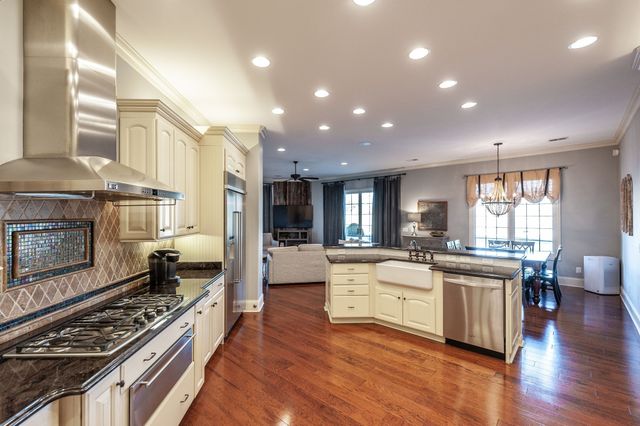 2436 Long Hollow Pike, Hendersonville, TN 37075