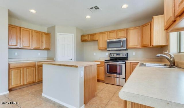29634 N Gecko Trail, San Tan Valley, AZ 85143