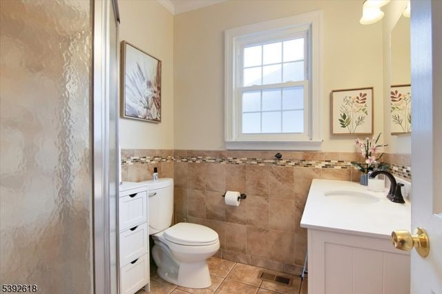 69 Newby Ave, Woodland Park, NJ 07424