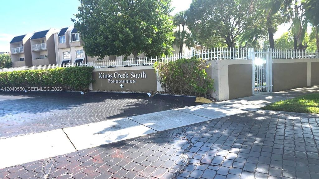 7785 SW 86th St E-113, Miami, FL 33143