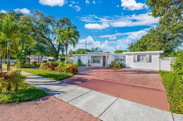 38 Miami Gardens Road, West Park, FL 33023
