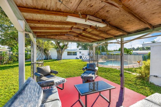 38 Miami Gardens Road, West Park, FL 33023