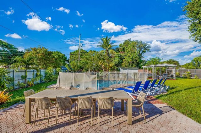 38 Miami Gardens Road, West Park, FL 33023