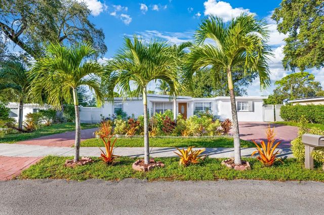 38 Miami Gardens Road, West Park, FL 33023