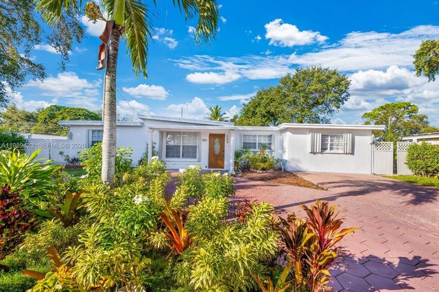 38 Miami Gardens Road, West Park, FL 33023