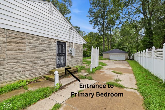 6204 Madison Avenue, Indianapolis, IN 46227