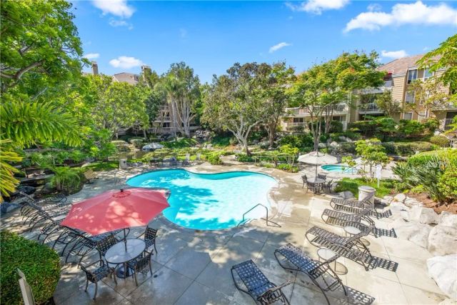 20301 Bluffside Circle 304, Huntington Beach, CA 92646