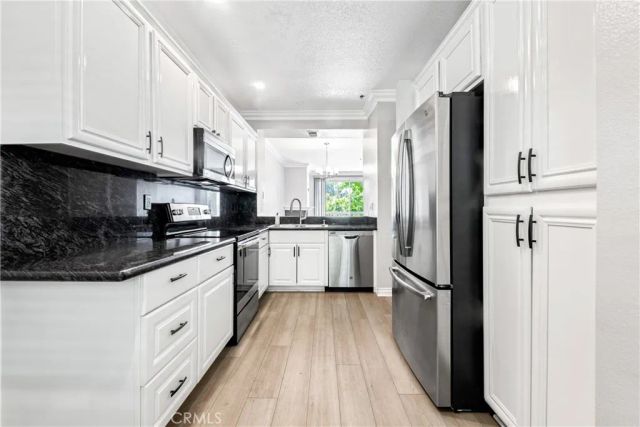 20301 Bluffside Circle 304, Huntington Beach, CA 92646