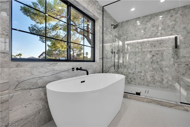 2720 Tioga Pines Circle, Las Vegas, NV 89117