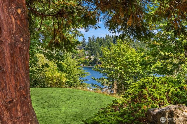 3731 NW Phinney Bay Drive, Bremerton, WA 98312