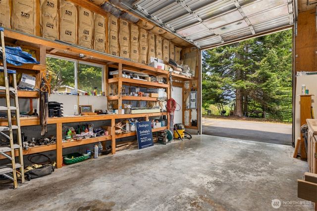 3731 NW Phinney Bay Drive, Bremerton, WA 98312