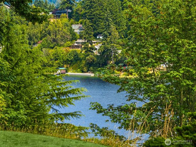 3731 NW Phinney Bay Drive, Bremerton, WA 98312