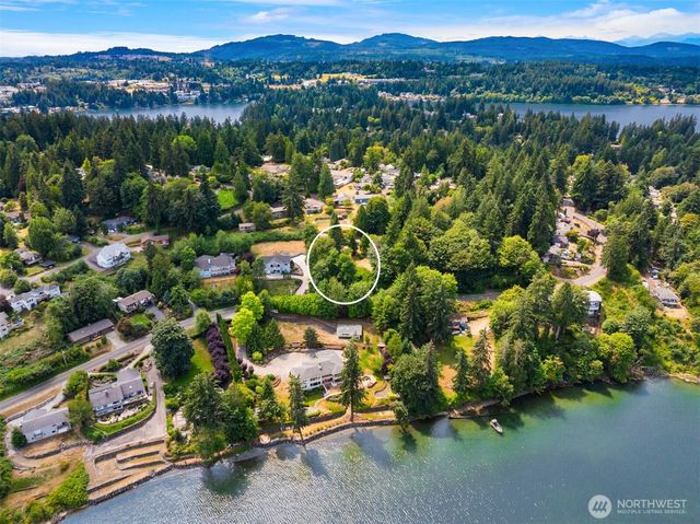3731 NW Phinney Bay Drive, Bremerton, WA 98312