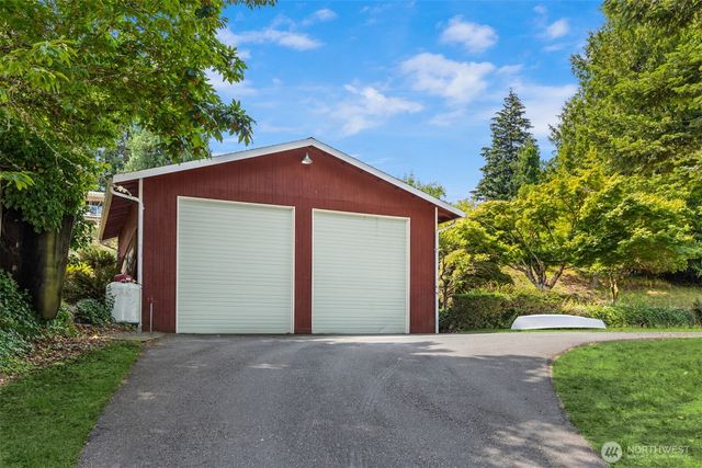 3731 NW Phinney Bay Drive, Bremerton, WA 98312