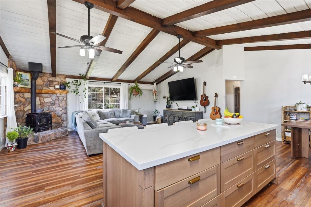 Image 3 of property listing at 47412 Blackfoot Court, Coarsegold, CA 93614