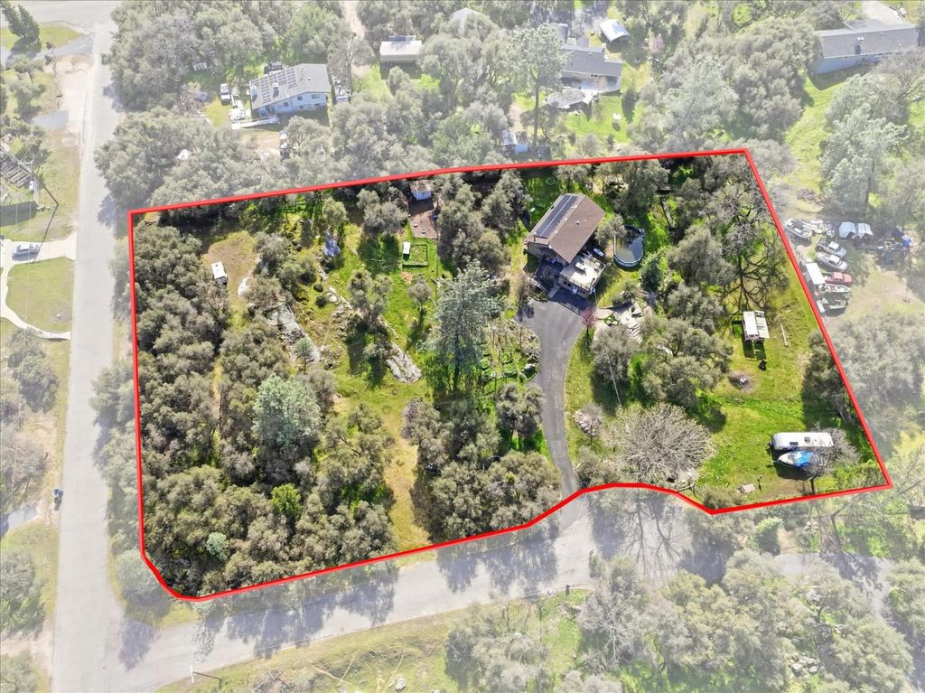 Image 5 of property listing at 47412 Blackfoot Court, Coarsegold, CA 93614