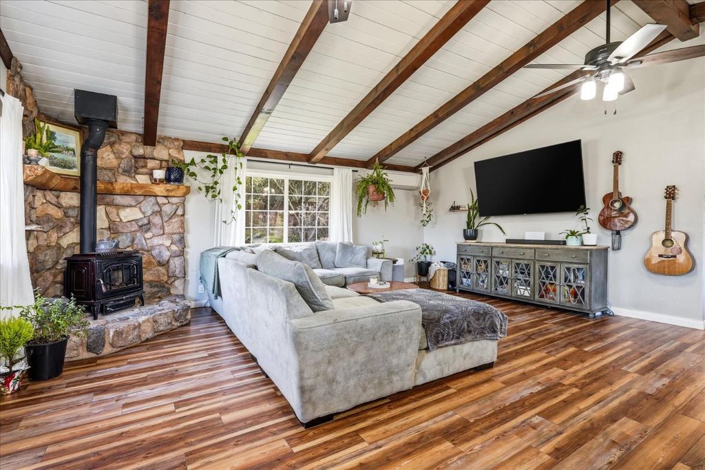 Image 8 of property listing at 47412 Blackfoot Court, Coarsegold, CA 93614