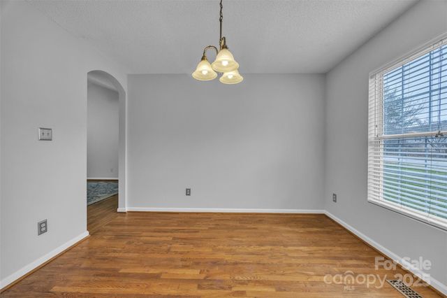 552 Meadowridge Drive, Taylorsville, NC 28681