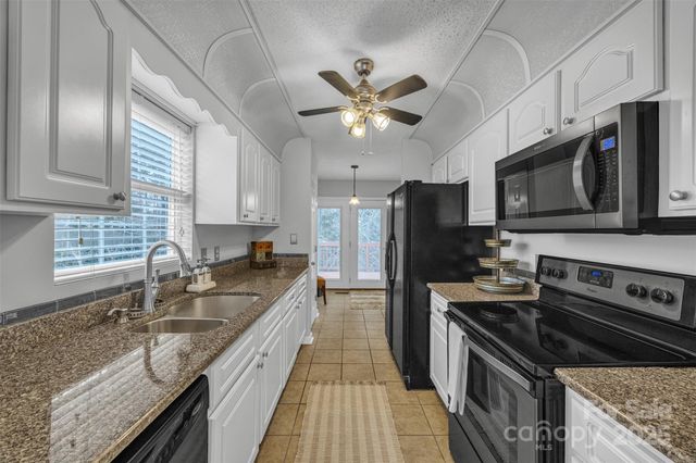 552 Meadowridge Drive, Taylorsville, NC 28681