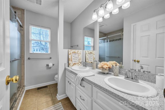 552 Meadowridge Drive, Taylorsville, NC 28681