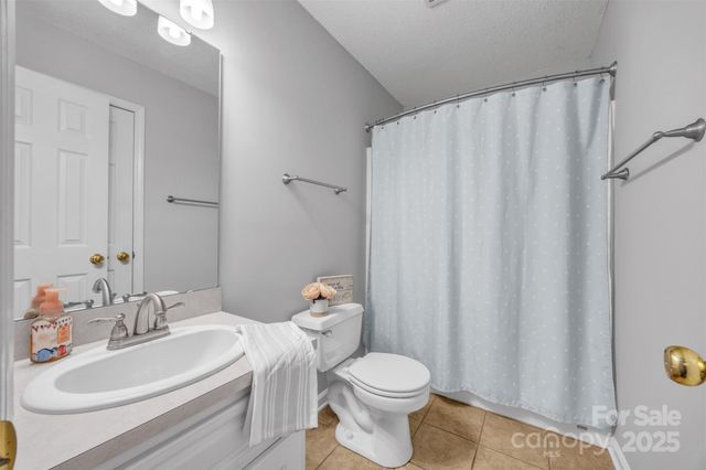 552 Meadowridge Drive, Taylorsville, NC 28681