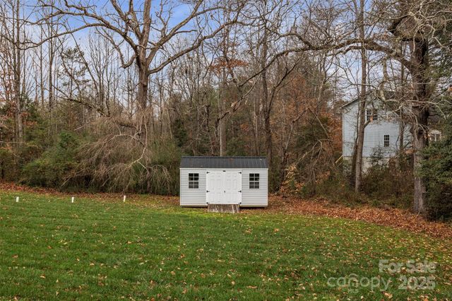 552 Meadowridge Drive, Taylorsville, NC 28681