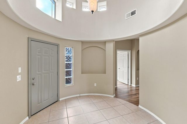 708 3rd Street NE, Rio Rancho, NM 87124