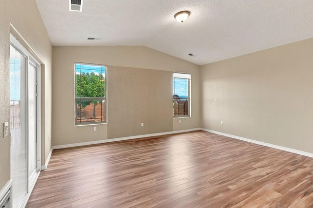 708 3rd Street NE, Rio Rancho, NM 87124