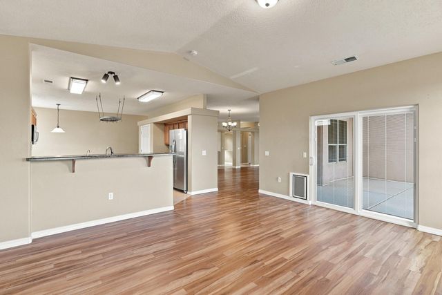 708 3rd Street NE, Rio Rancho, NM 87124
