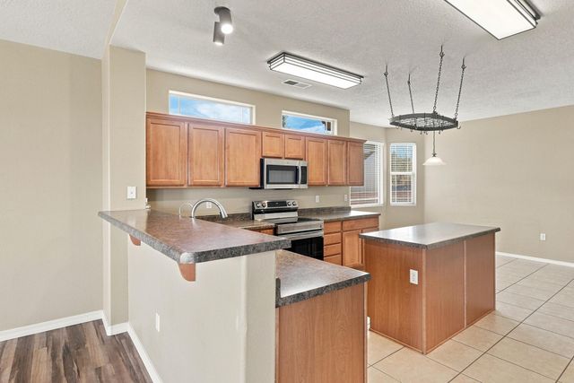 708 3rd Street NE, Rio Rancho, NM 87124