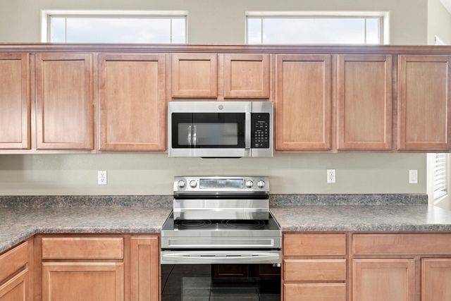 708 3rd Street NE, Rio Rancho, NM 87124