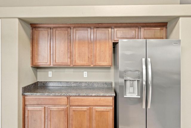 708 3rd Street NE, Rio Rancho, NM 87124
