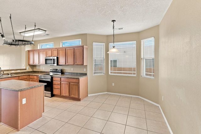 708 3rd Street NE, Rio Rancho, NM 87124