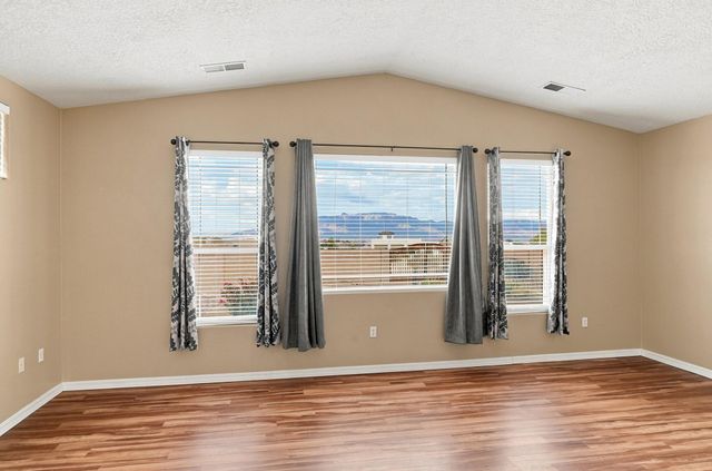 708 3rd Street NE, Rio Rancho, NM 87124