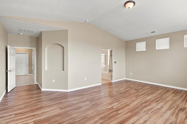 708 3rd Street NE, Rio Rancho, NM 87124