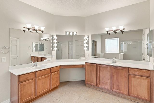 708 3rd Street NE, Rio Rancho, NM 87124