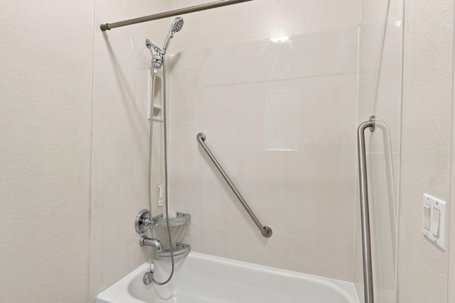 708 3rd Street NE, Rio Rancho, NM 87124