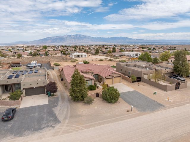 708 3rd Street NE, Rio Rancho, NM 87124