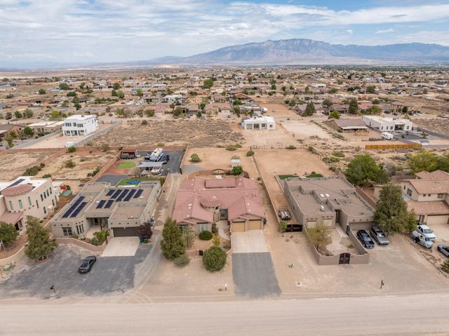 708 3rd Street NE, Rio Rancho, NM 87124
