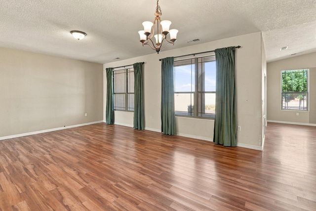 708 3rd Street NE, Rio Rancho, NM 87124
