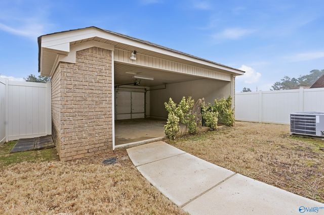 1826 Rushing Wood Drive, Huntsville, AL 35806