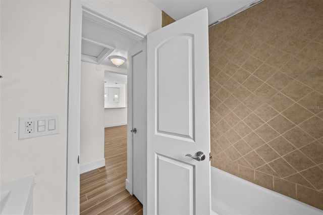 318 COMO STREET, Tampa, FL 33606