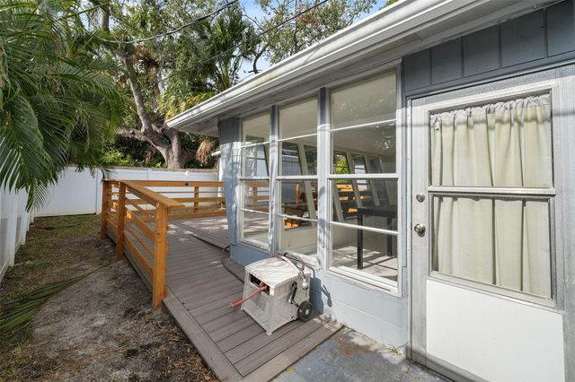 318 COMO STREET, Tampa, FL 33606