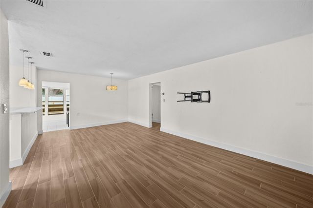 318 COMO STREET, Tampa, FL 33606