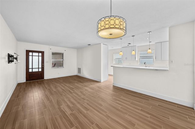 318 COMO STREET, Tampa, FL 33606