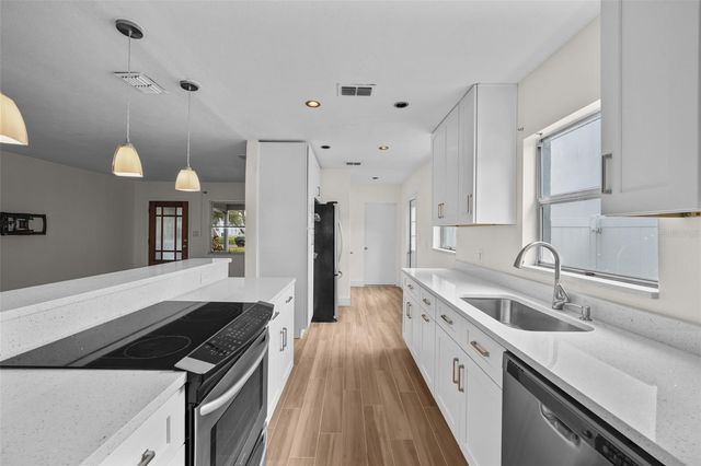 318 COMO STREET, Tampa, FL 33606