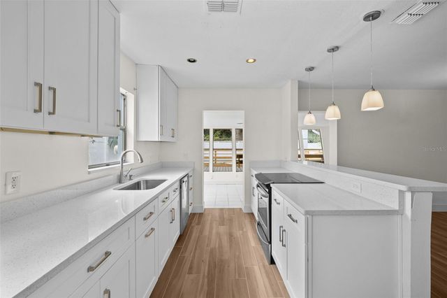 318 COMO STREET, Tampa, FL 33606